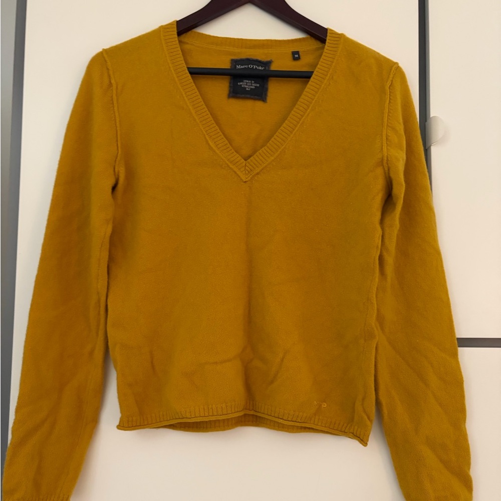 Marc O'Polo Women's V-Neck Sweater in Mustard Gold